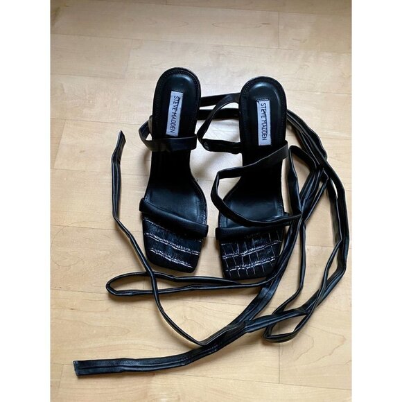 Steve Madden BNWT "Utilize" black wrap around stiletto heel sandals - Picture 2 of 8